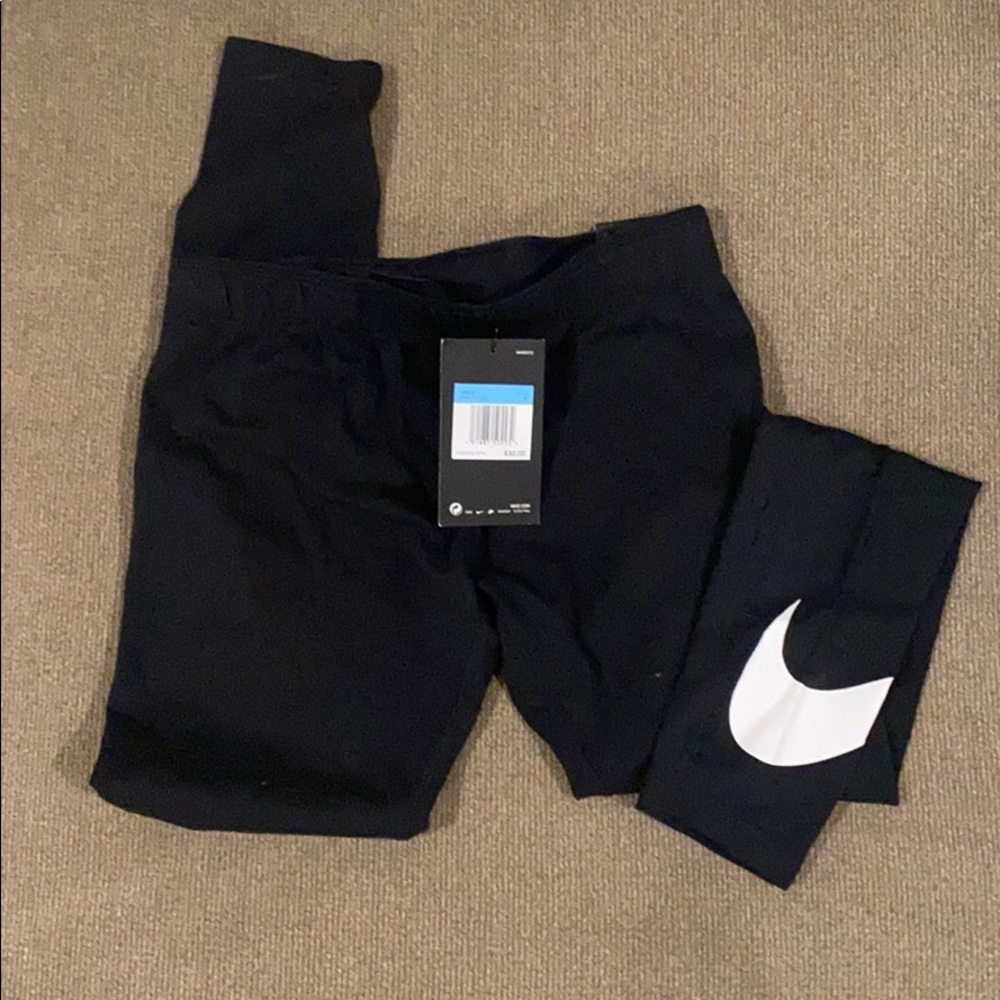 Girls Nike leggings